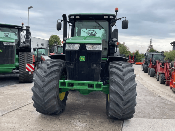  Трактор John Deere 7230R (2012)