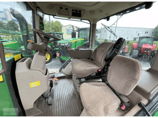  Трактор John Deere 7230R (2012)