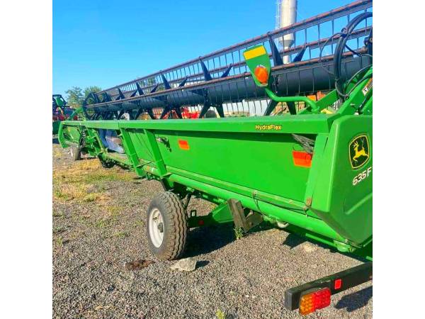Жниварка John Deere 635F