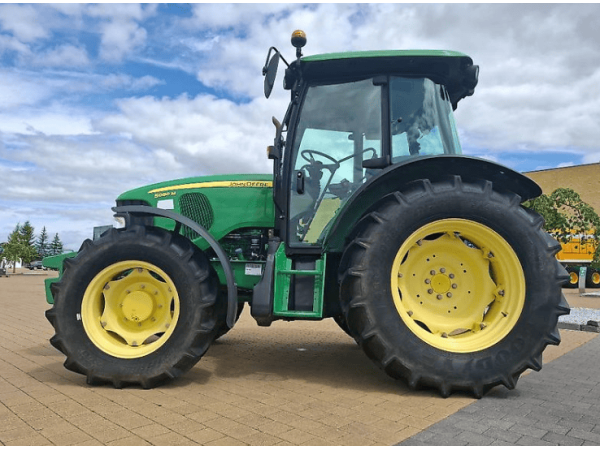 Трактор John Deere 5080M (2011)