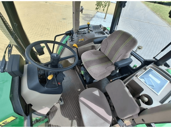 Трактор John Deere 5080M (2011)