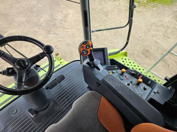 Комбайн Claas LEXION 600 TT (2010)