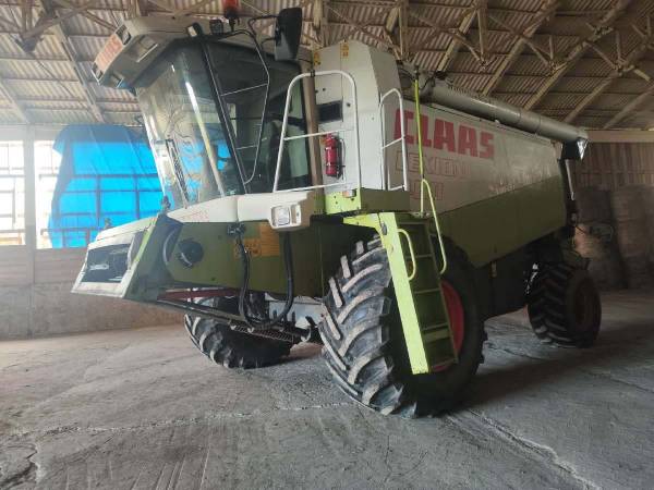 Комбайн Claas Lexion 460 (2000)