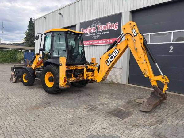 Екскаватор-навантажувач JCB 3CX (2016)