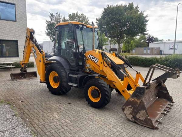 Екскаватор-навантажувач JCB 3CX (2016)
