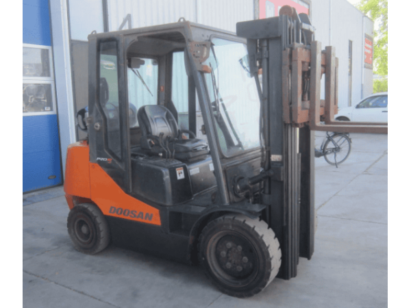 Навантажувач Doosan G35C (2015)