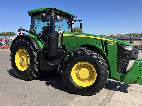 Трактор John Deere 8320R (2015)