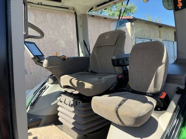 Трактор John Deere 8320R (2015)