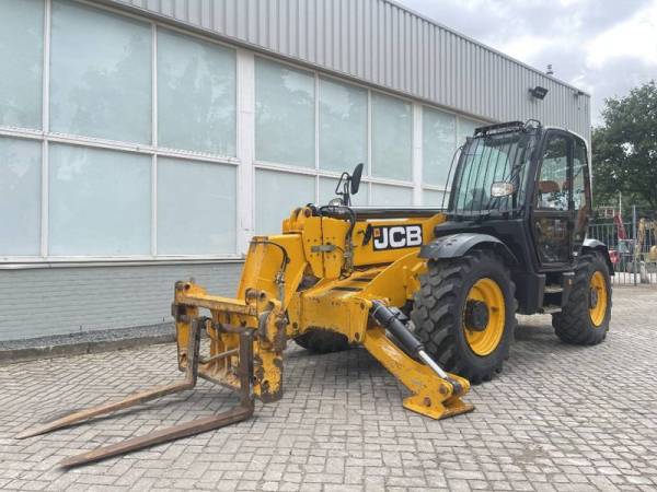 Телескопический погрузчик JCB 540-140 (2016)