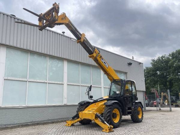Телескопический погрузчик JCB 540-140 (2016)