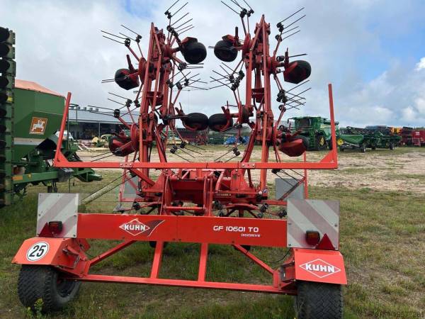 Разбрасыватель сена Kuhn GF 10601TO (2009)