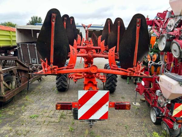 Плуг оборотный Kuhn Challenger T 8 (2014)
