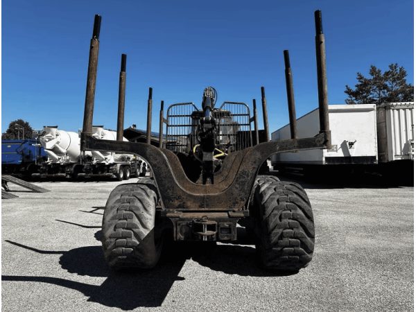 Лесозаготовительная техника John Deere 1210E (2010)