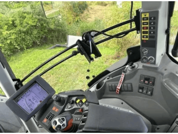 Трактор Claas Axion 830 (2015)