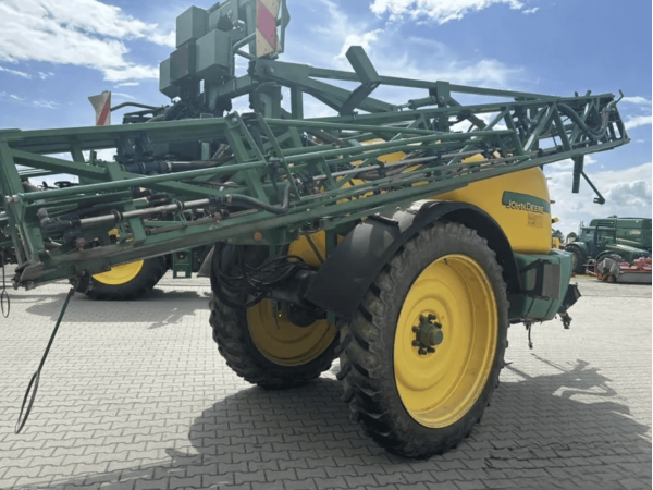 Прицепной опрыскиватель John Deere 740i (2012)