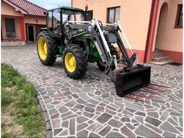 Трактор John Deere 2250 (1992)