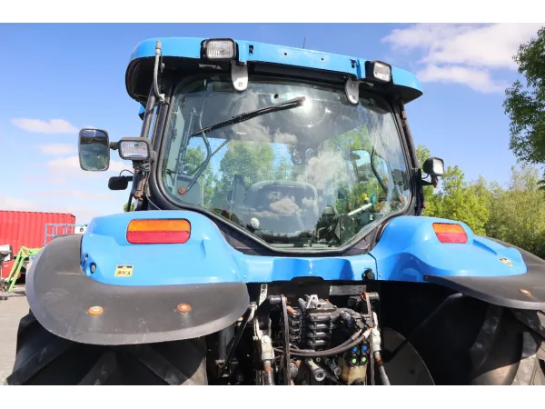 Трактор New Holland TS 135A (2005)