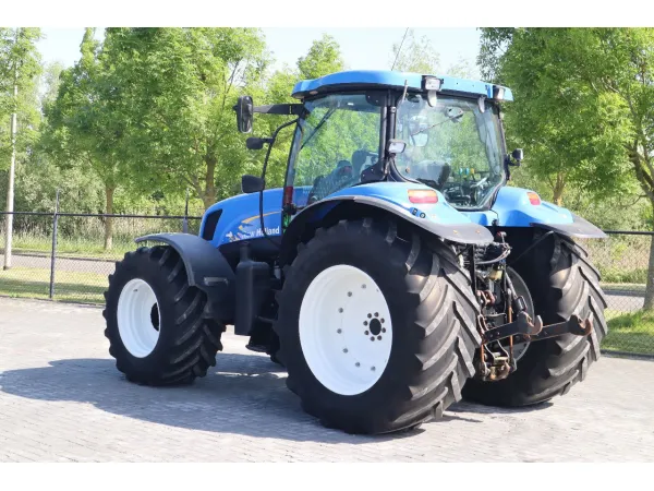 Трактор New Holland TS 135A (2005)