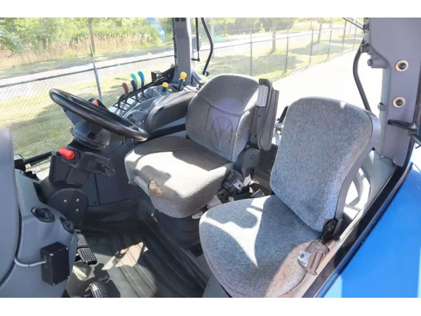 Трактор New Holland TS 135A (2005)