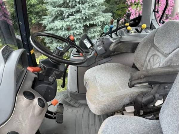 Трактор New Holland TS 135A (2005)