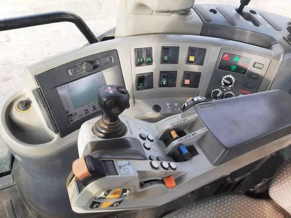 Трактор Claas Axion 820 (2007)