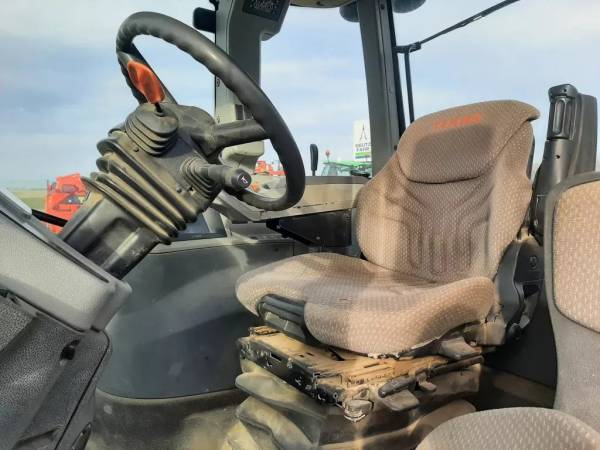 Трактор Claas Axion 820 (2007)