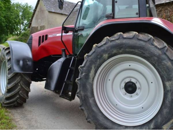 Трактор Case IH CVX170 (2005)