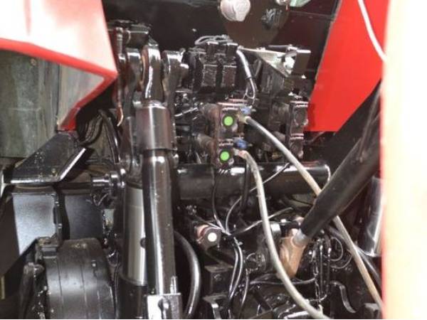 Трактор Case IH CVX170 (2005)