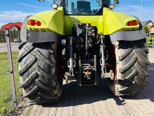 Трактор Claas Axion 820 (2010)