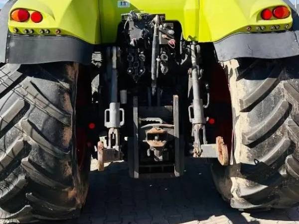 Трактор Claas Axion 820 (2010)