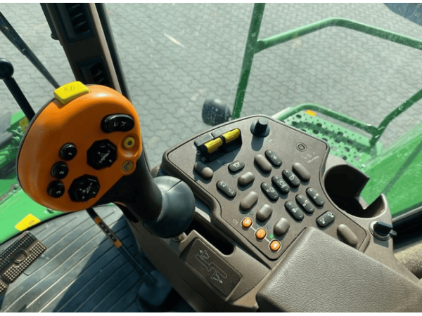 Комбайн John Deere 9640i WTS (2005)