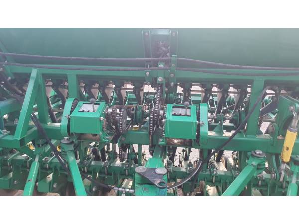 Сівалка рядкова зернова Harvest Titan 420 (2014)