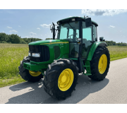 Трактор John Deere 6220