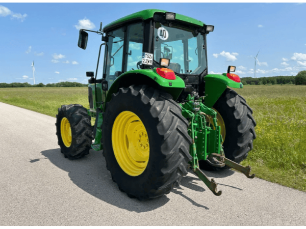Трактор John Deere 6220 (2004)