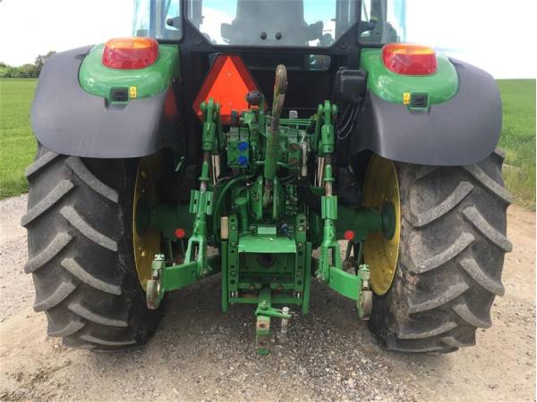 Трактор John Deere 6110 MC (2014)