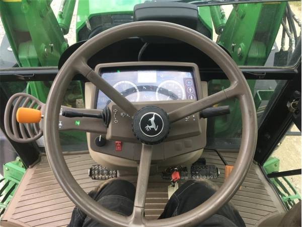 Трактор John Deere 6110 MC (2014)