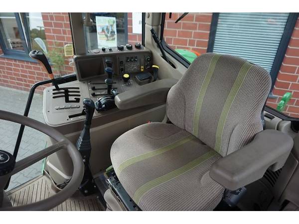 Трактор John Deere 6330 (2009)