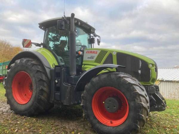 Трактор Claas Axion 930 (2015)