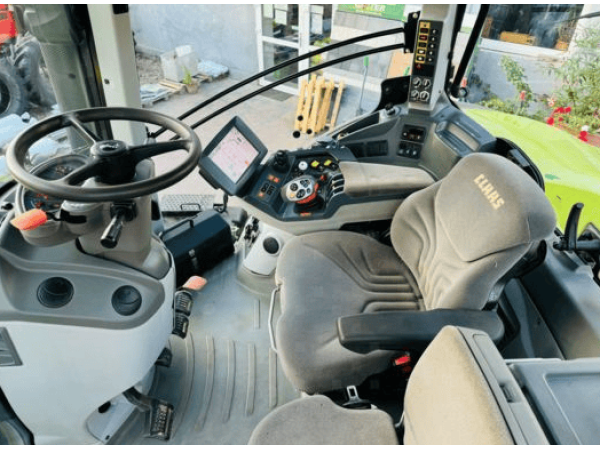 Трактор Claas Axion 930 (2015)
